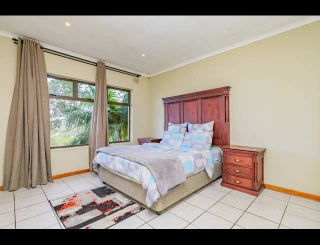 8 BEDROOM HOUSE FOR SALE IN COWIES HILL